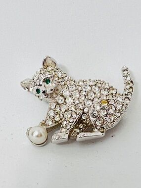 Swarovski Cat Pin Green Eye Kitten with Pearl Ball Brooch Retired Signed